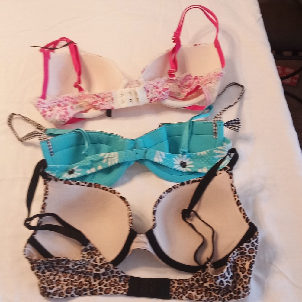 Bras - Picture 2 of 4